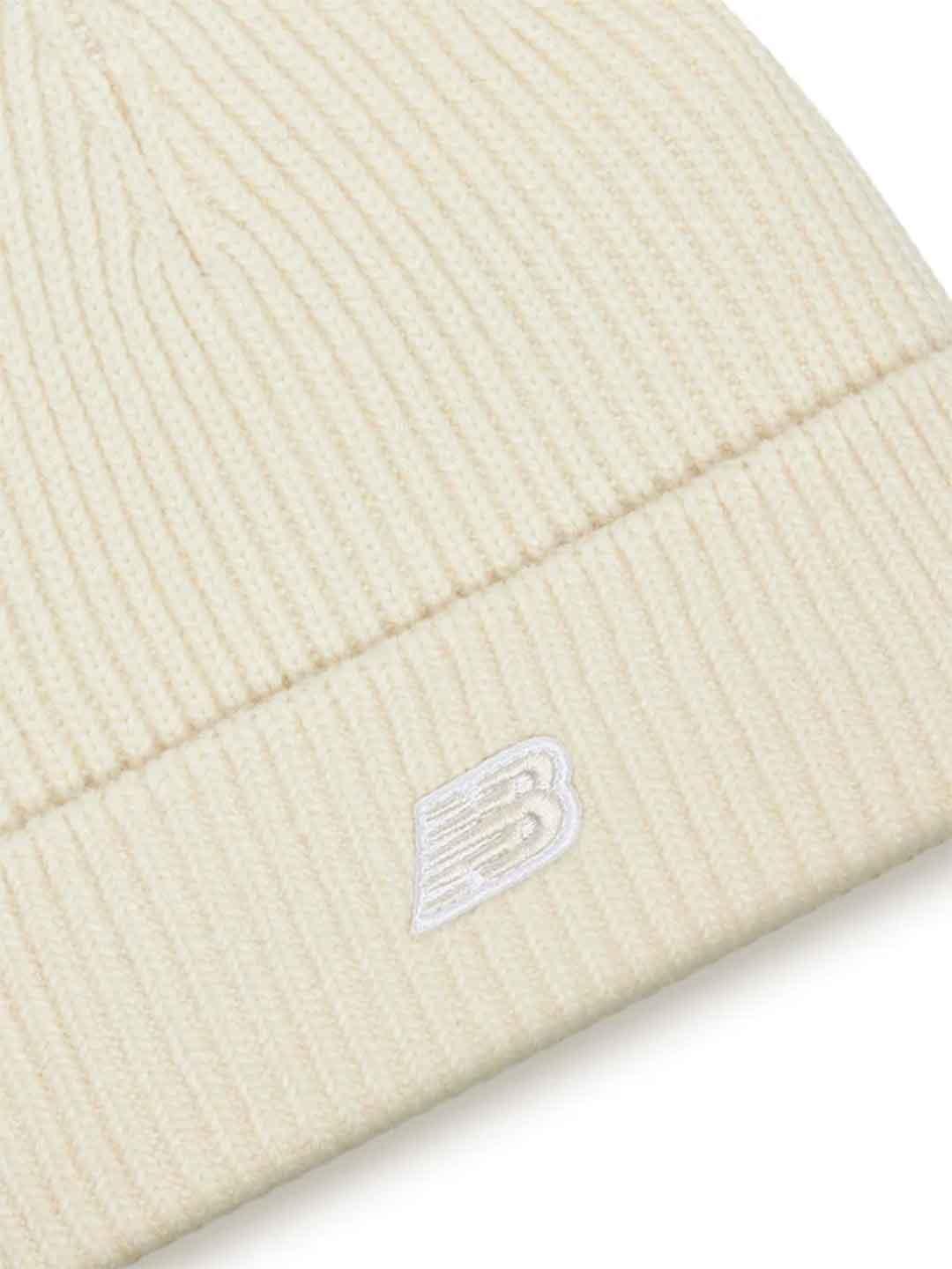 New Balance cappello panna a costineNew Balance cappello panna a costine LAH53008 PANNA NEW BALANCE