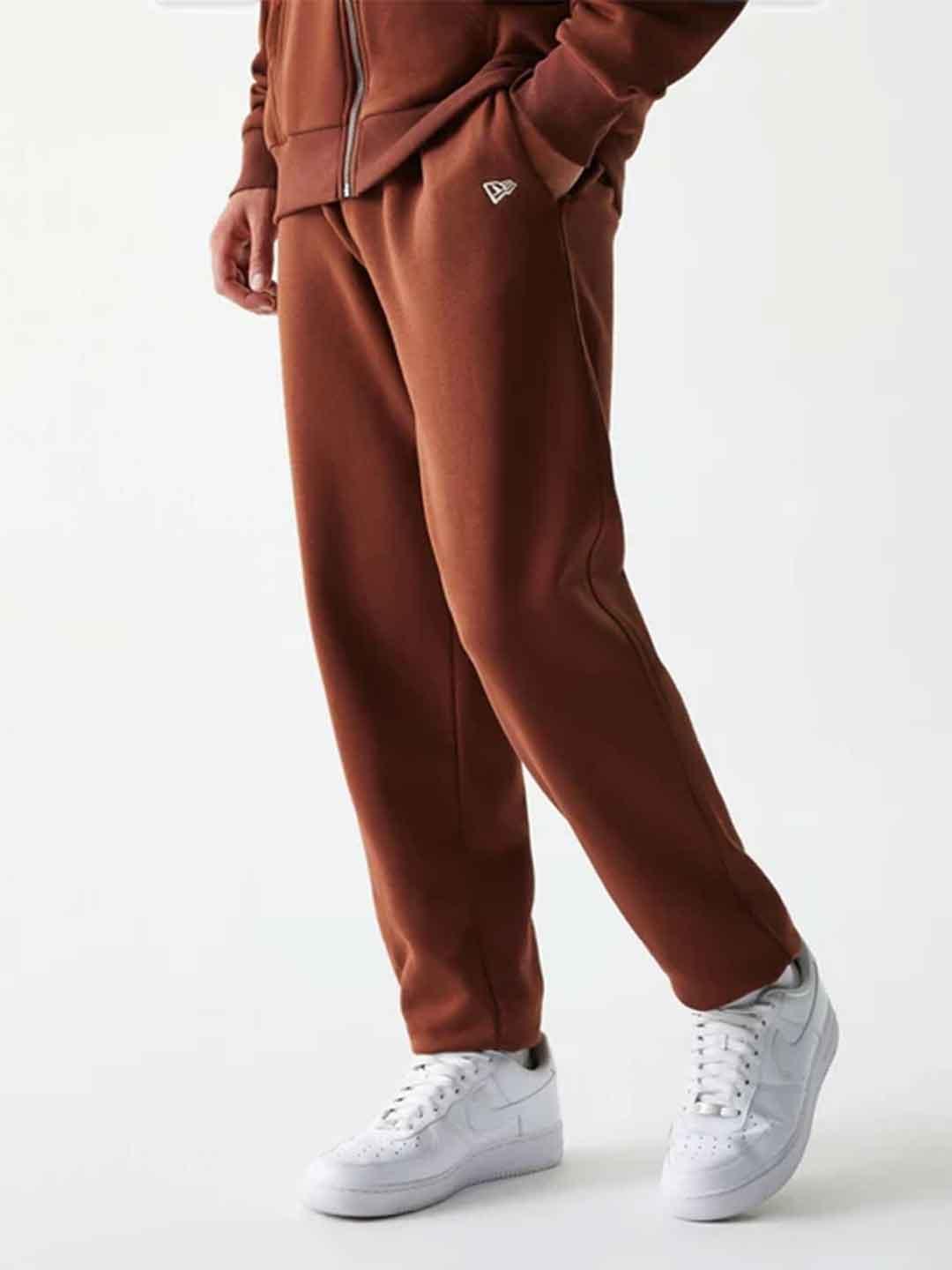 New Era pantalone marrone NY con logo bianco 60684472 MARRONE NEW ERA