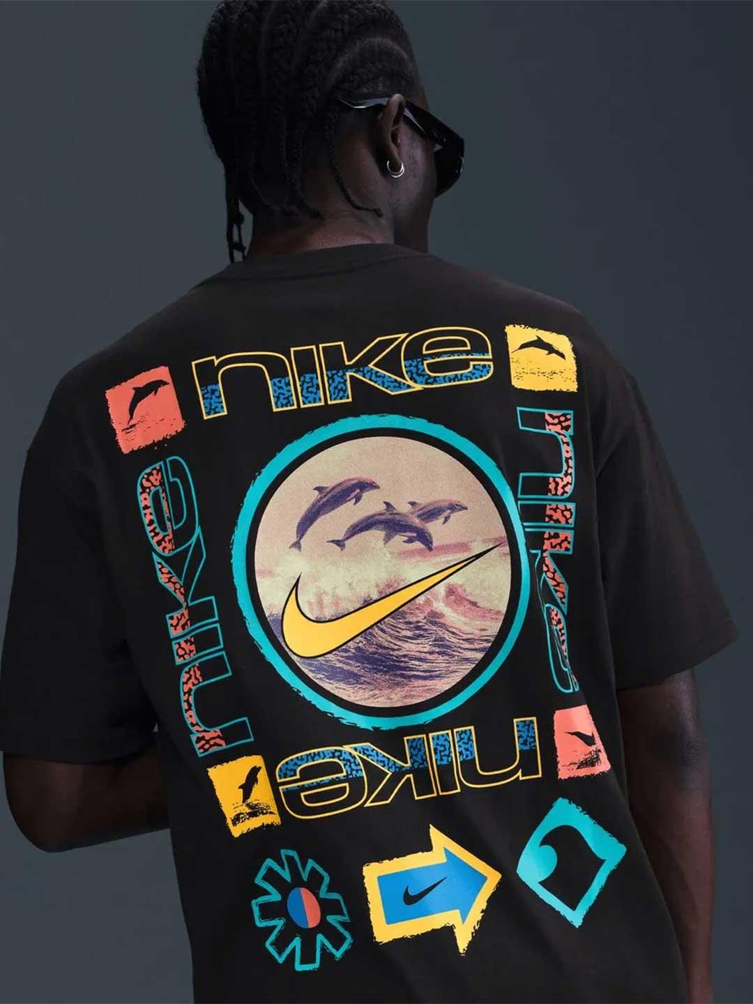 Nike t-shirt nero con grafiche multicolor HJ0762-010 NERO NIKE
