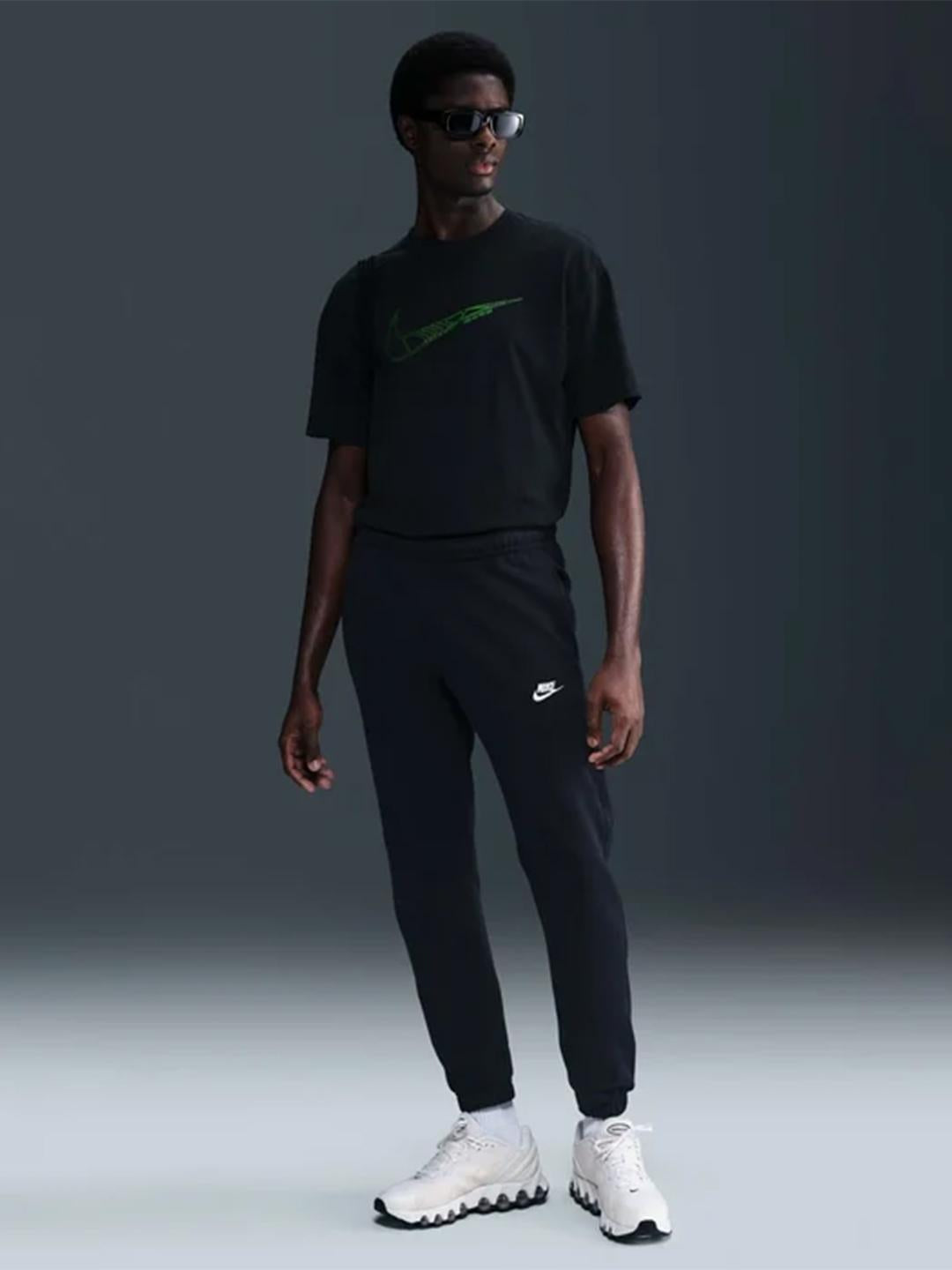 Nike t-shirt nero con logo verde HJ0746-010 NERO NIKE