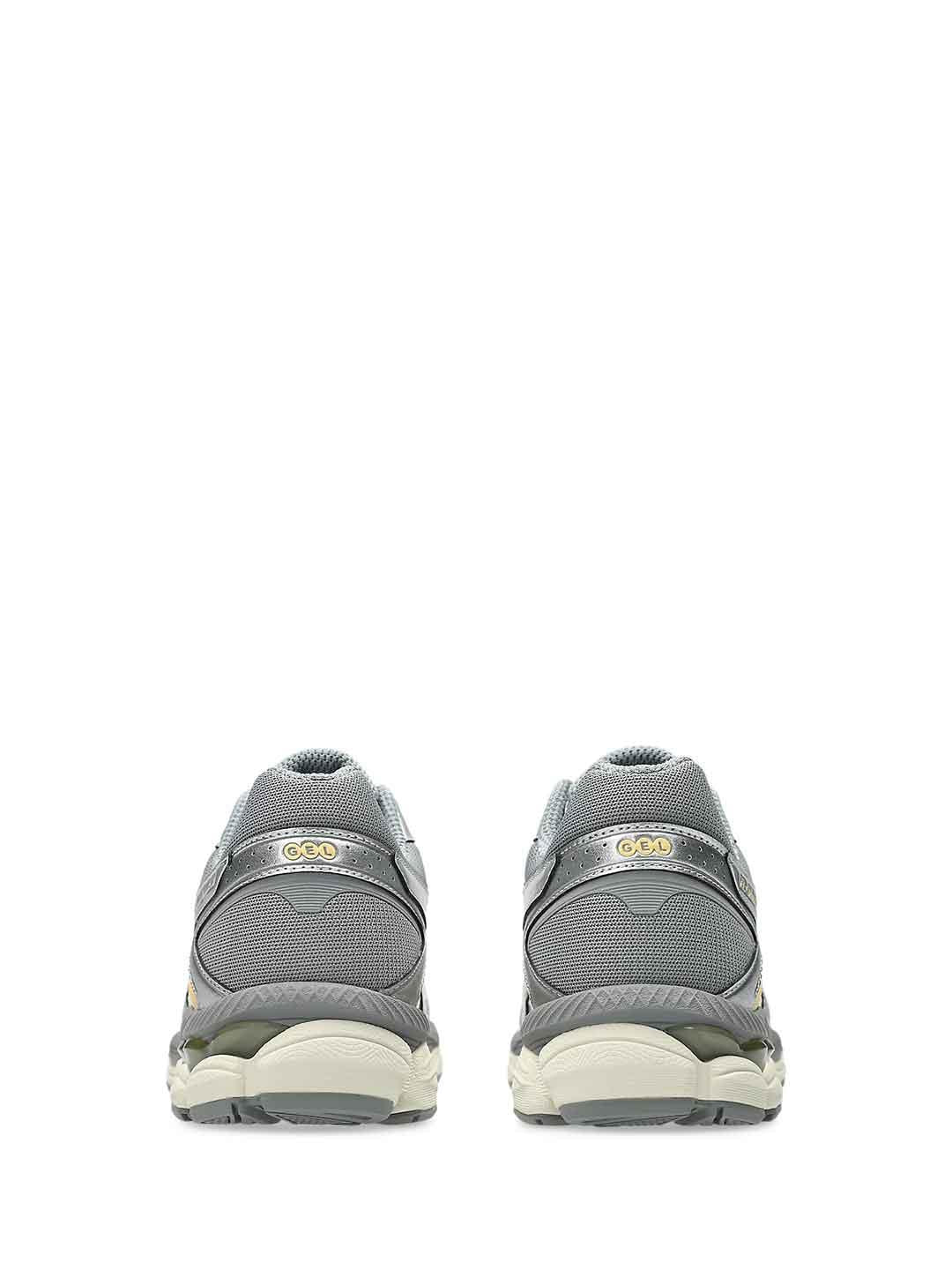 Asics Gel-Cumulus 16 sneakers grigio e argento 1203A733 101 GRIGIO ASICS