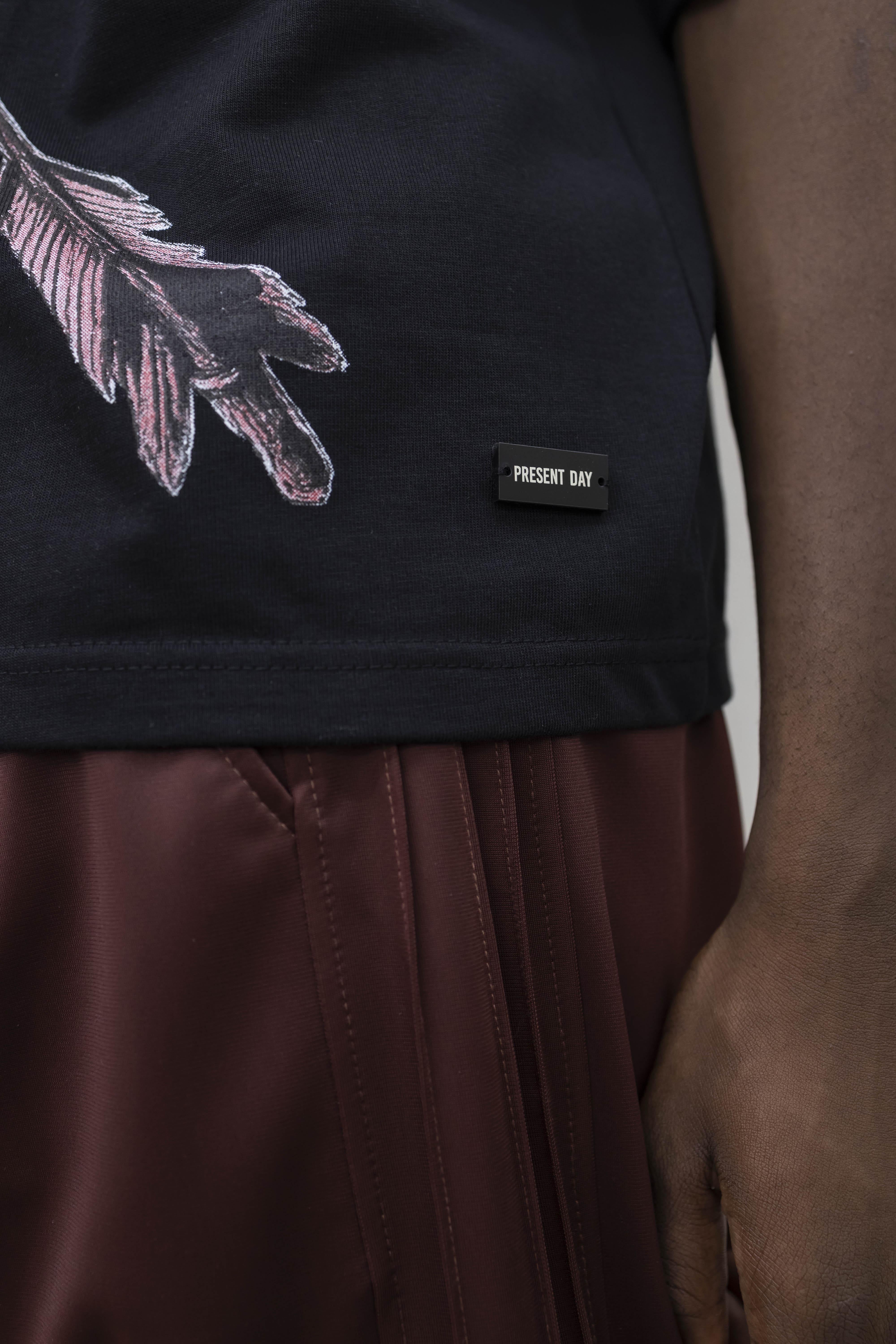 Present Day t-shirt nero con cuore PRS025 NERO PRESENT DAY