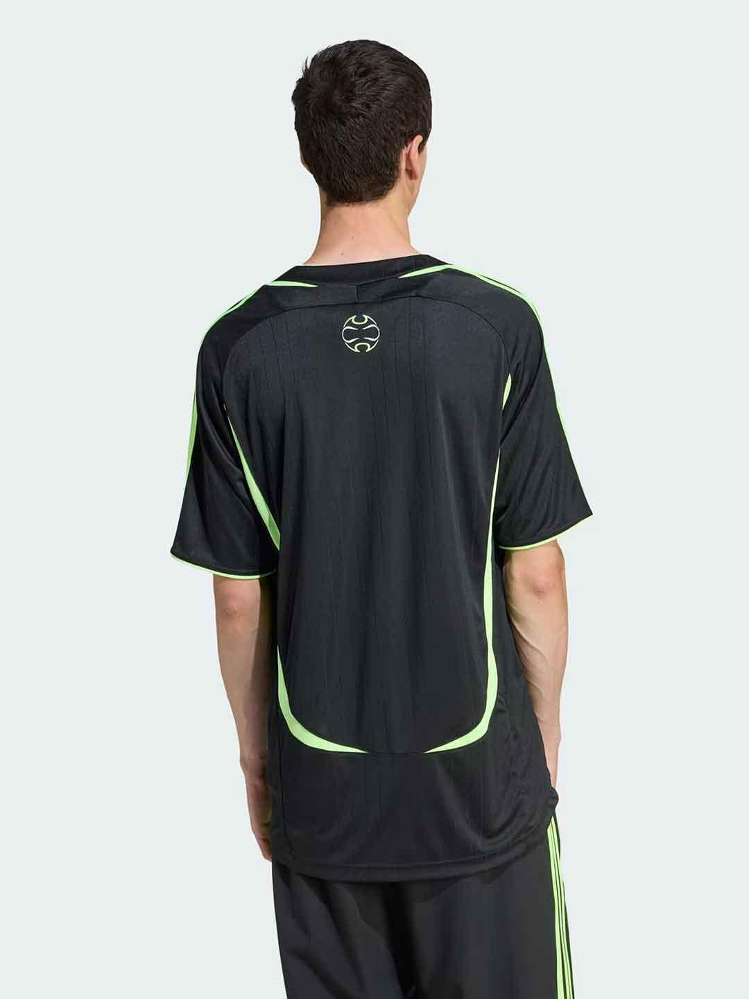 Adidas Teamgeist t-shirt nero e verde JW5872 NERO ADIDAS