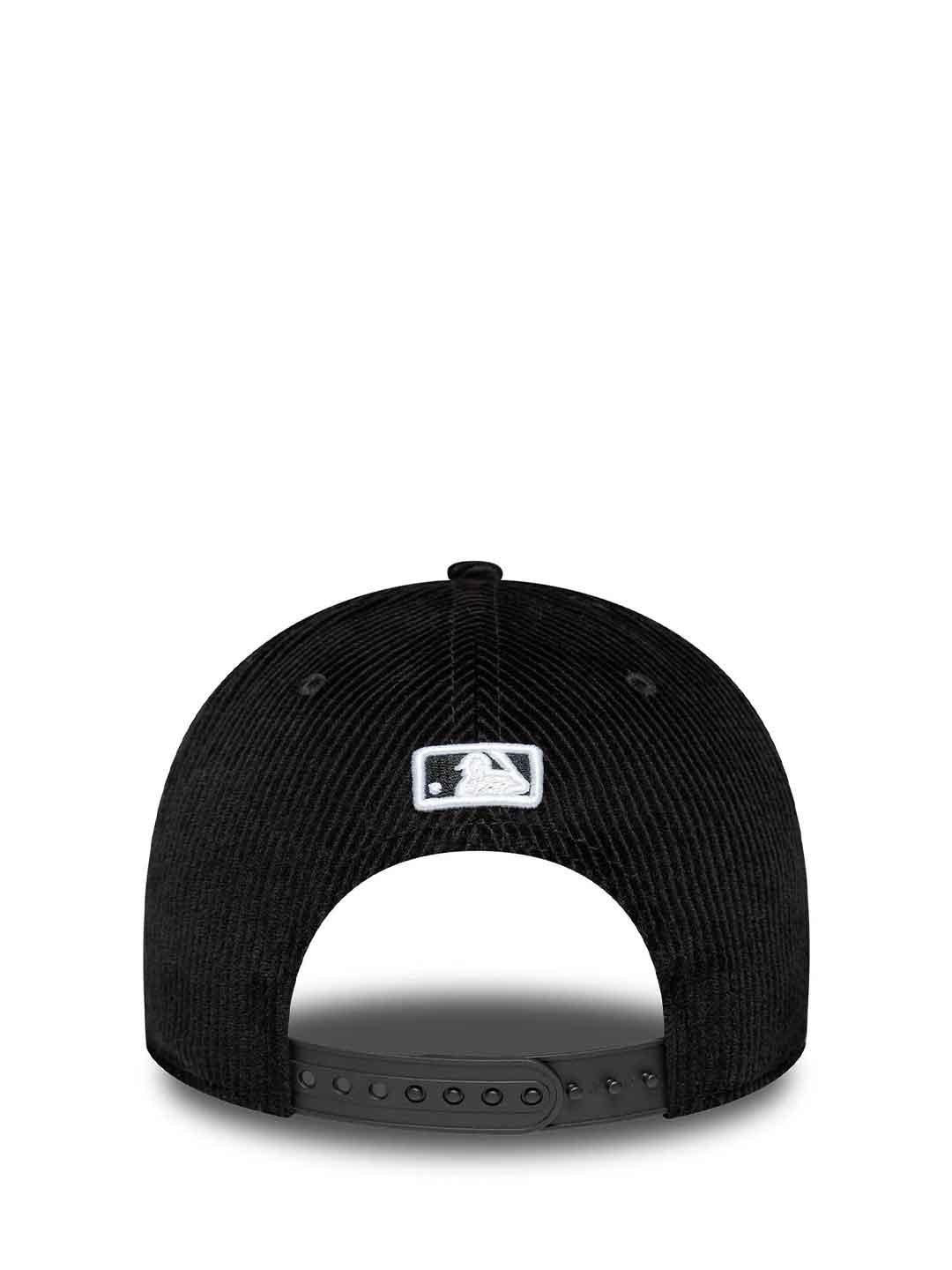 New Era 9FORTY cappello nero a costine 60691062 NERO NEW ERA