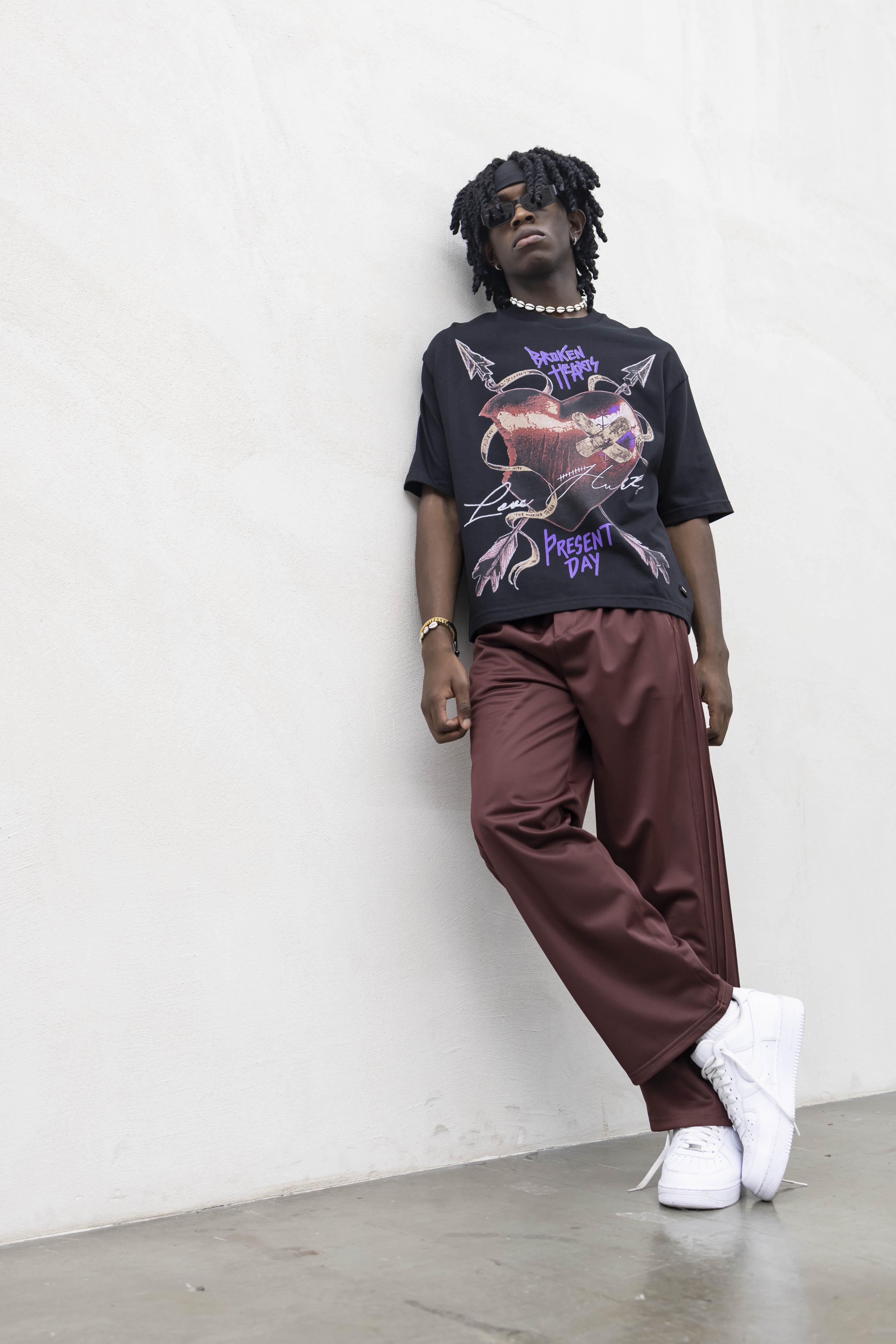 Present Day t-shirt nero con cuore PRS025 NERO PRESENT DAY