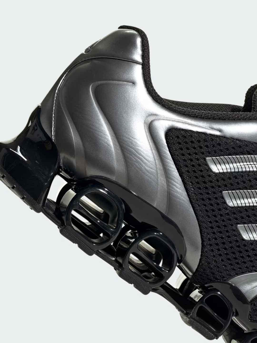 Adidas Mega Ghostride sneakers nero JQ0553 NERO ADIDAS