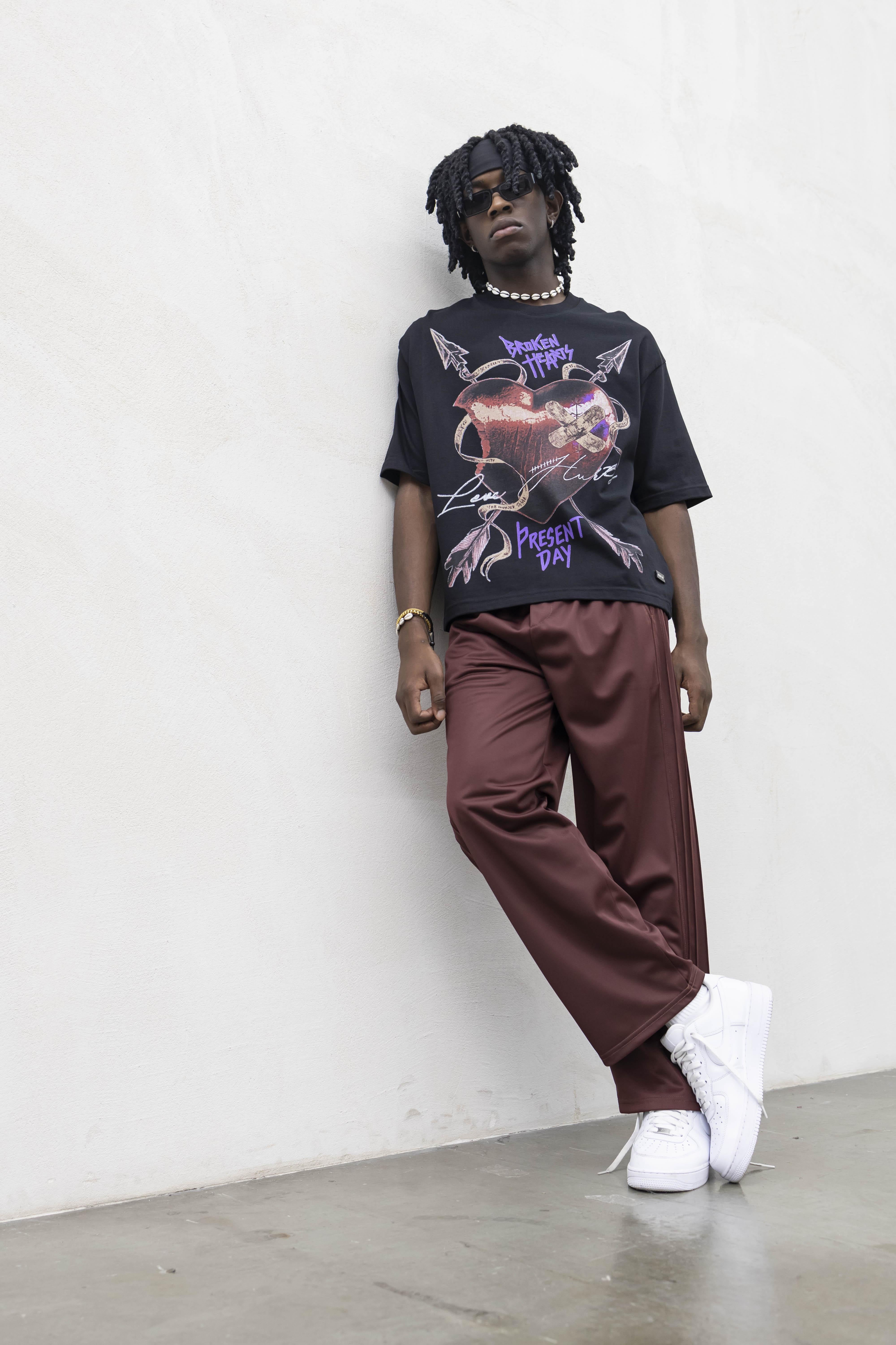 Present Day t-shirt nero con cuore PRS025 NERO PRESENT DAY