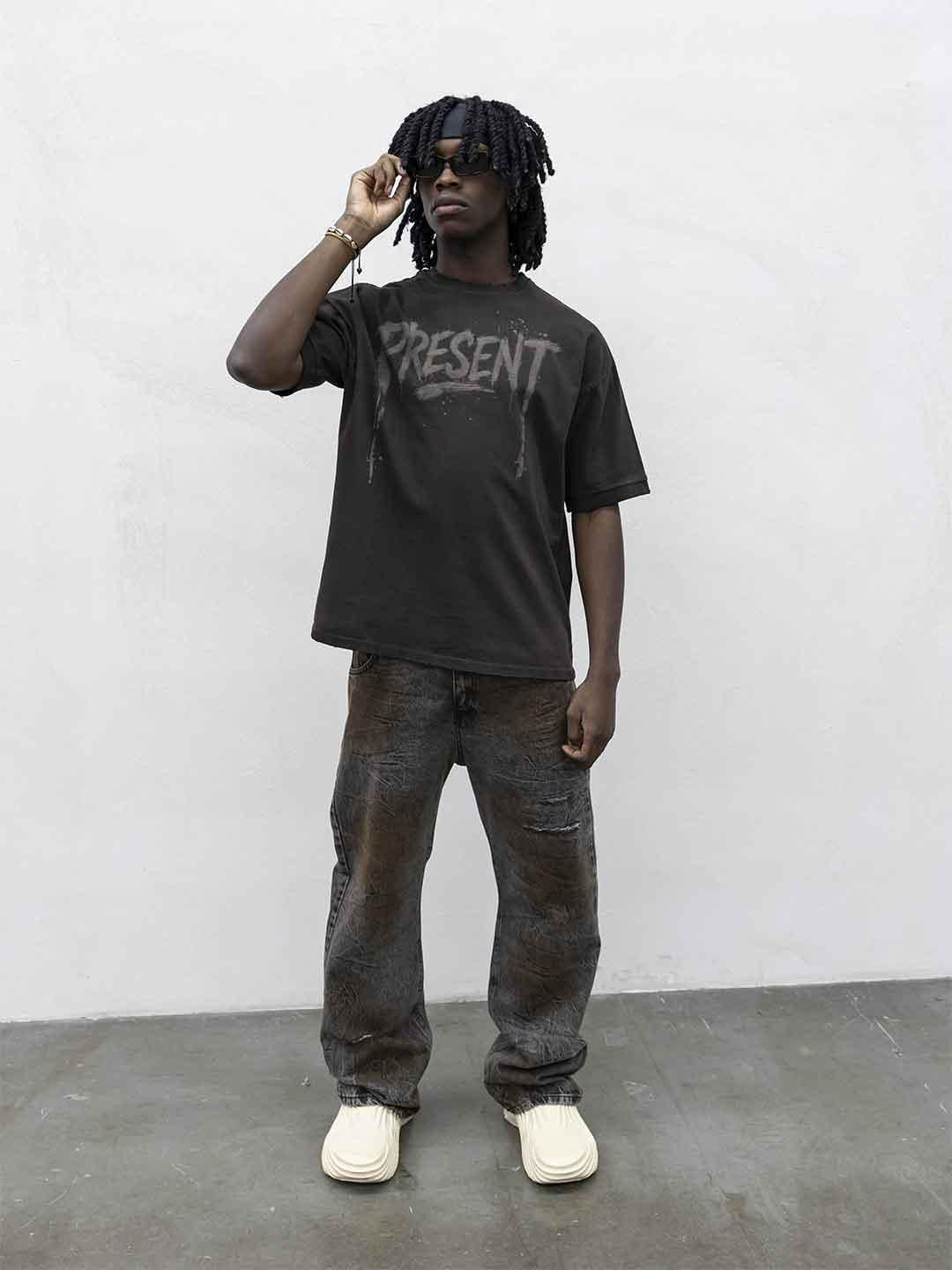 Present Day t-shirt marrone con grafica PDP062 MARRONE PRESENT DAY