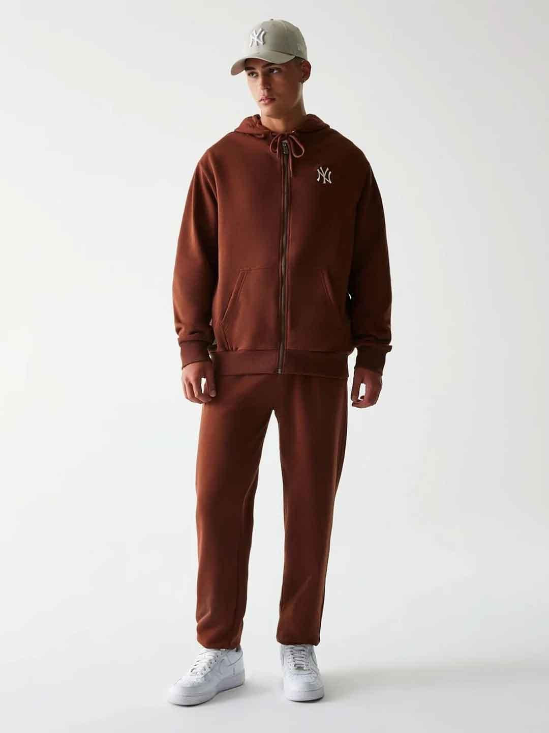 New Era pantalone marrone NY con logo bianco 60684472 MARRONE NEW ERA