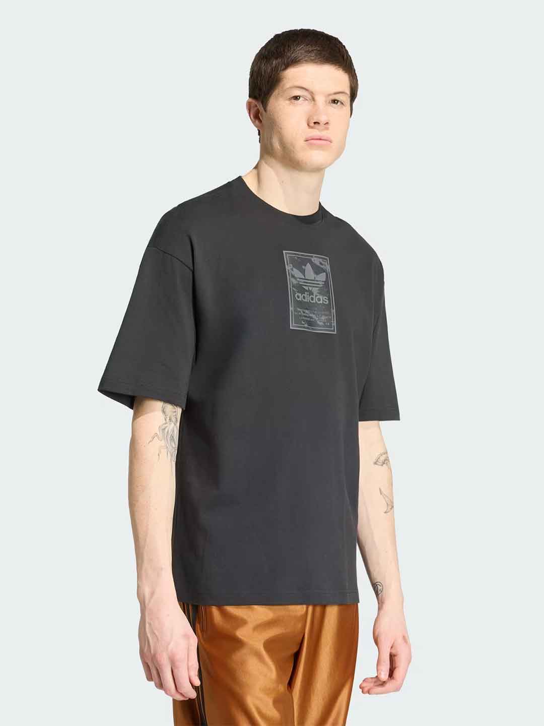 Adidas t-shirt nero con logo sul davanti IA5935 NERO ADIDAS 