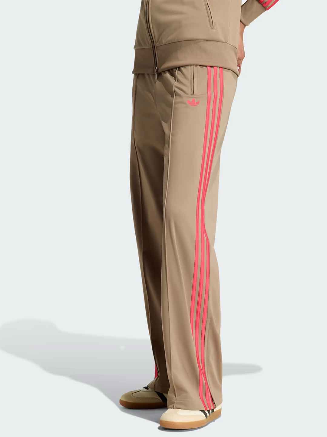 Adidas Firebird pantalone marrone con bande fucsia KV2233 MARRONE ADIDAS 