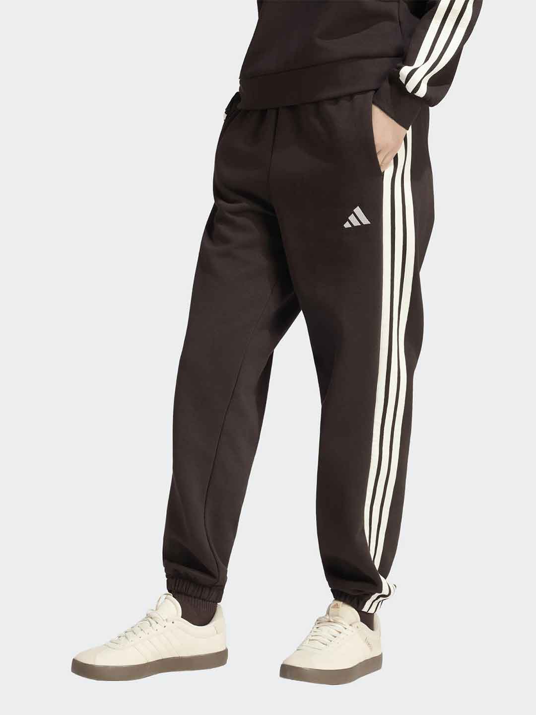 Adidas Essentials pantalone marrone con bande panna fondo elasticizzato KX0789 MARRONE ADIDAS 