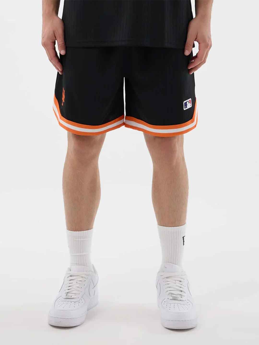 New Era bermuda nero e arancio 60856132 NERO NEW ERA 