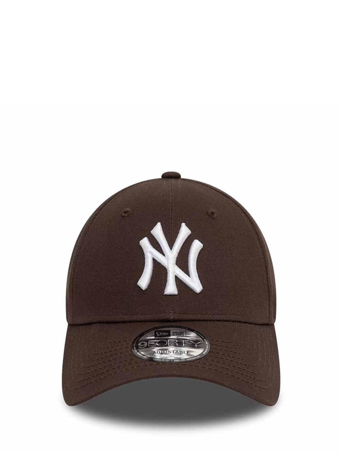 New Era 9Forty cappello marrone con logo bianco 60471458 MARRONE NEW ERA 