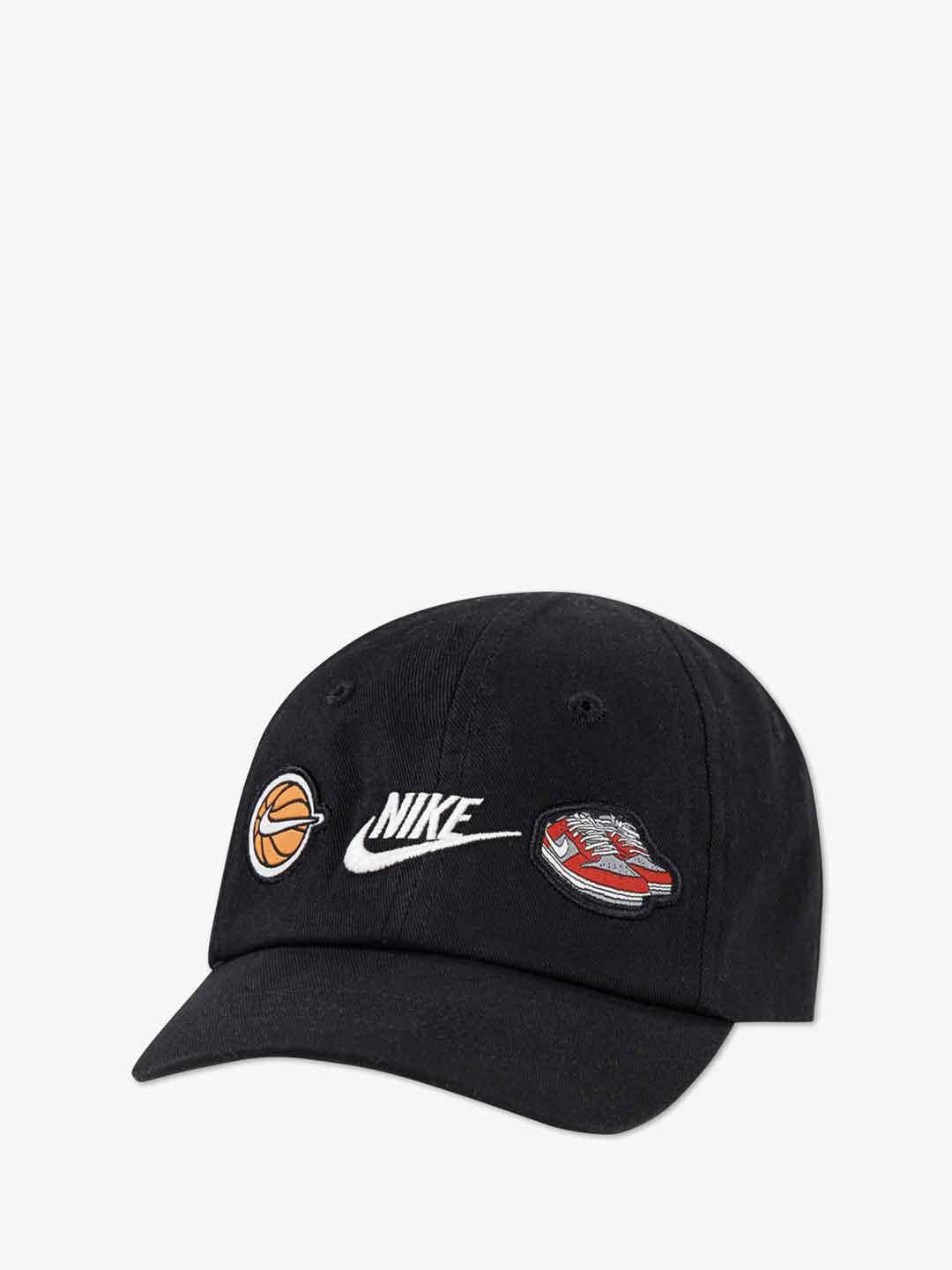 Nike cappello kids nero con patch 8A3159 K90 NERO NIKE 