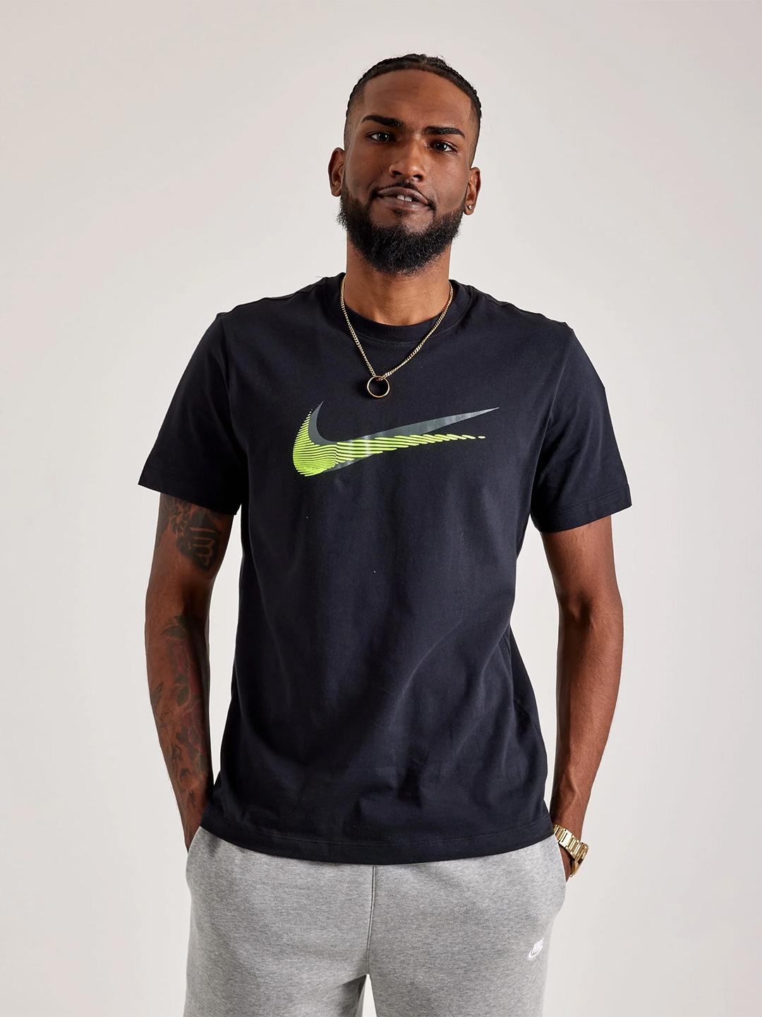 Nike t-shirt nero con logo giallo HQ8092-010 NERO NIKE 