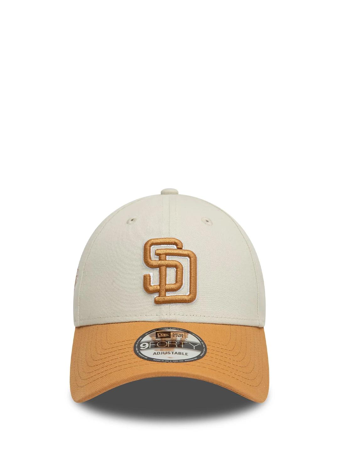 New Era 9Forty capello beige visiera e logo senape 60595233 BEIGE NEW ERA 