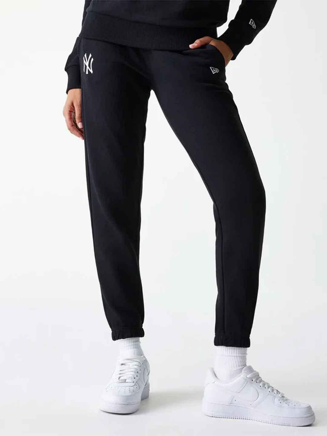 New Era pantaloni nero con logo NY bianco 60684417 NERO NEW ERA 