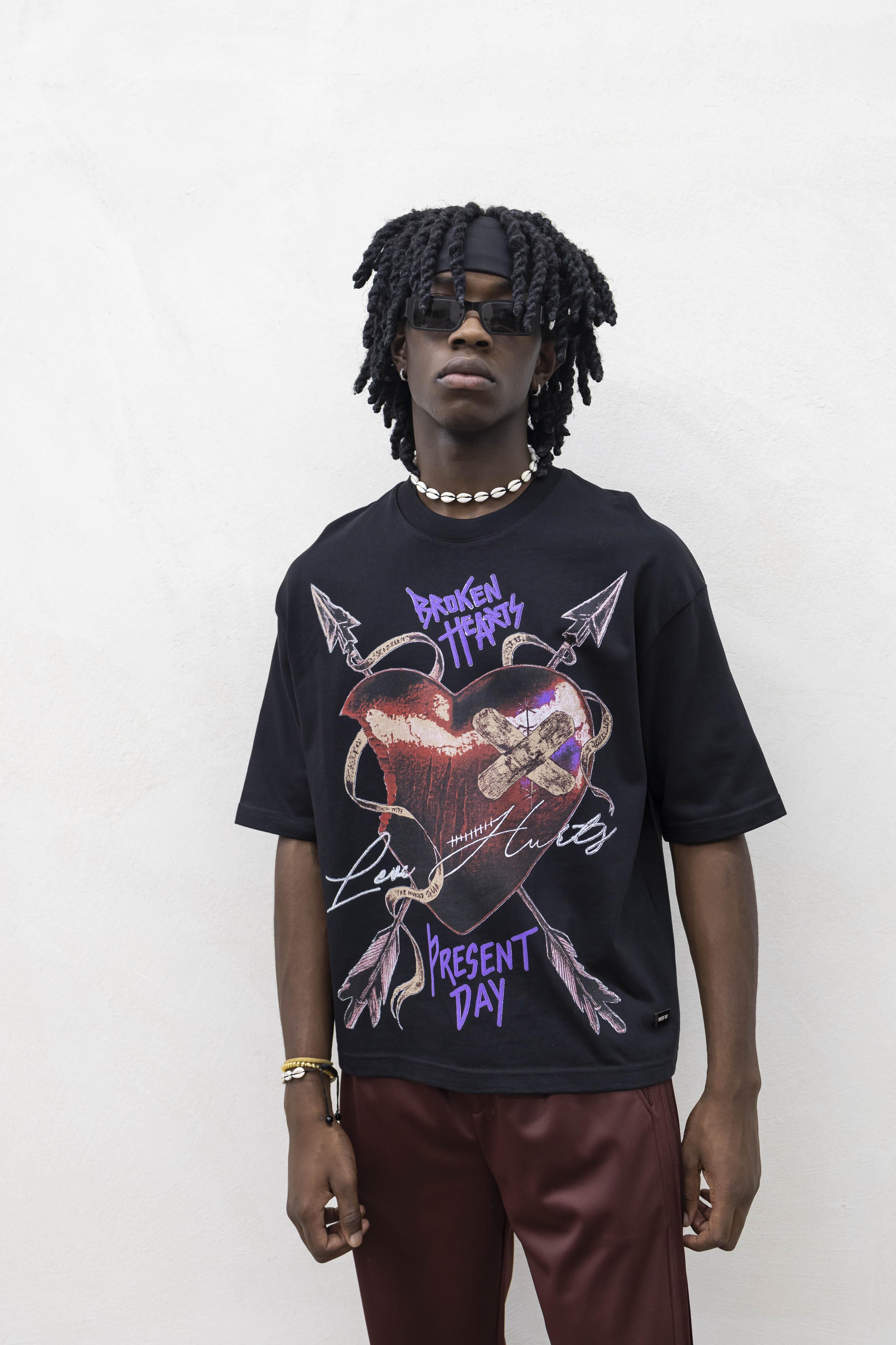 Present Day t-shirt nero con cuore PRS025 NERO PRESENT DAY 