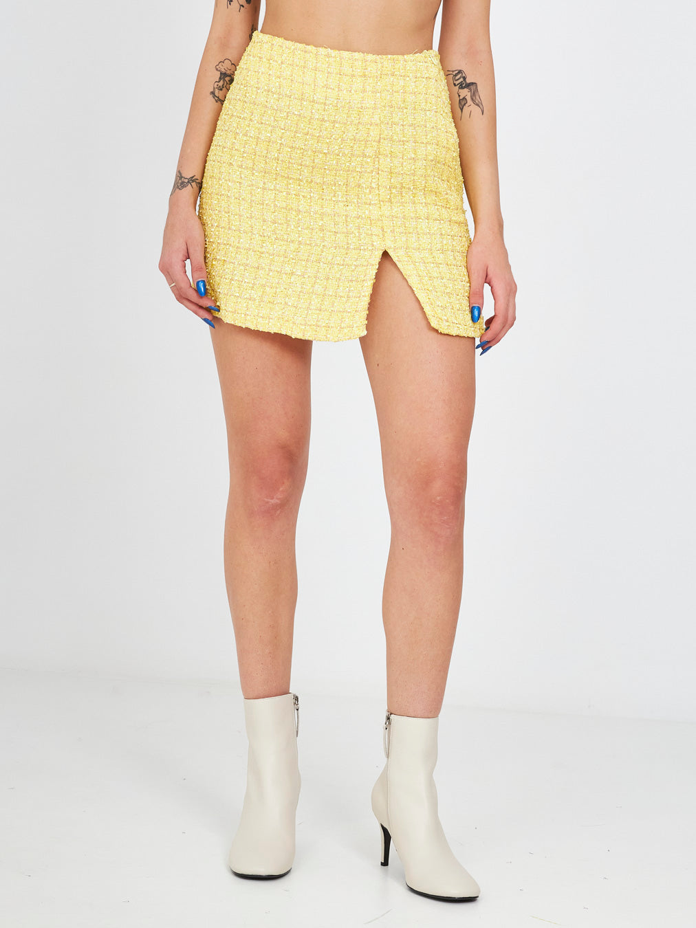Glamorous yellow miniskirt