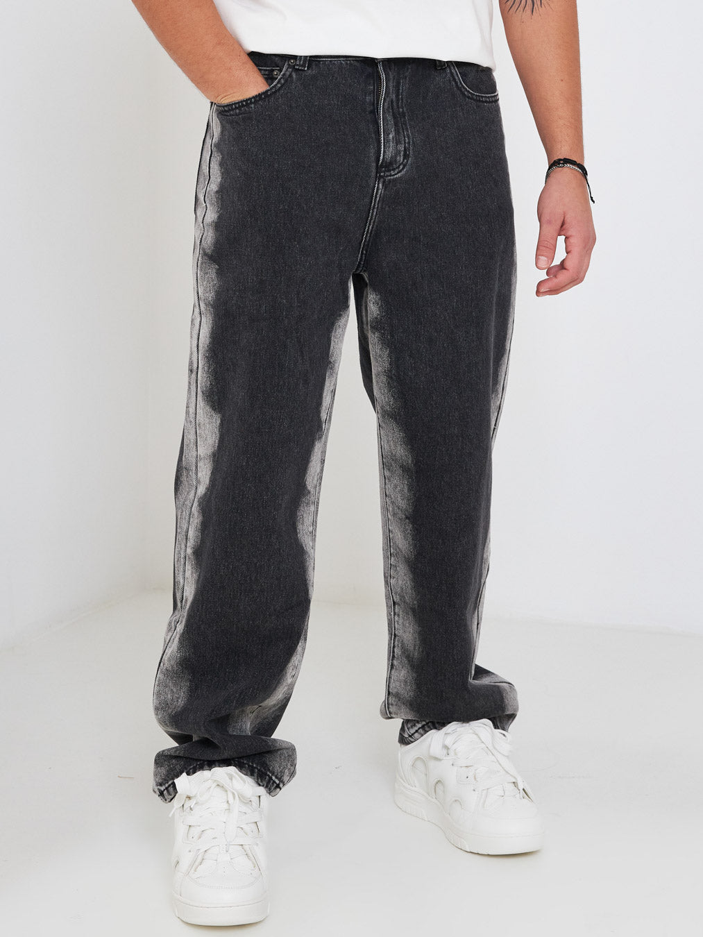 Acupuncture gray jeans with shaded effect on the sides