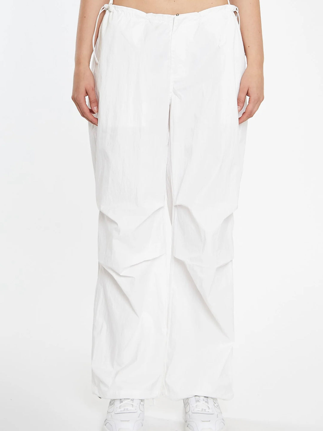 Glamorous white parachute trousers