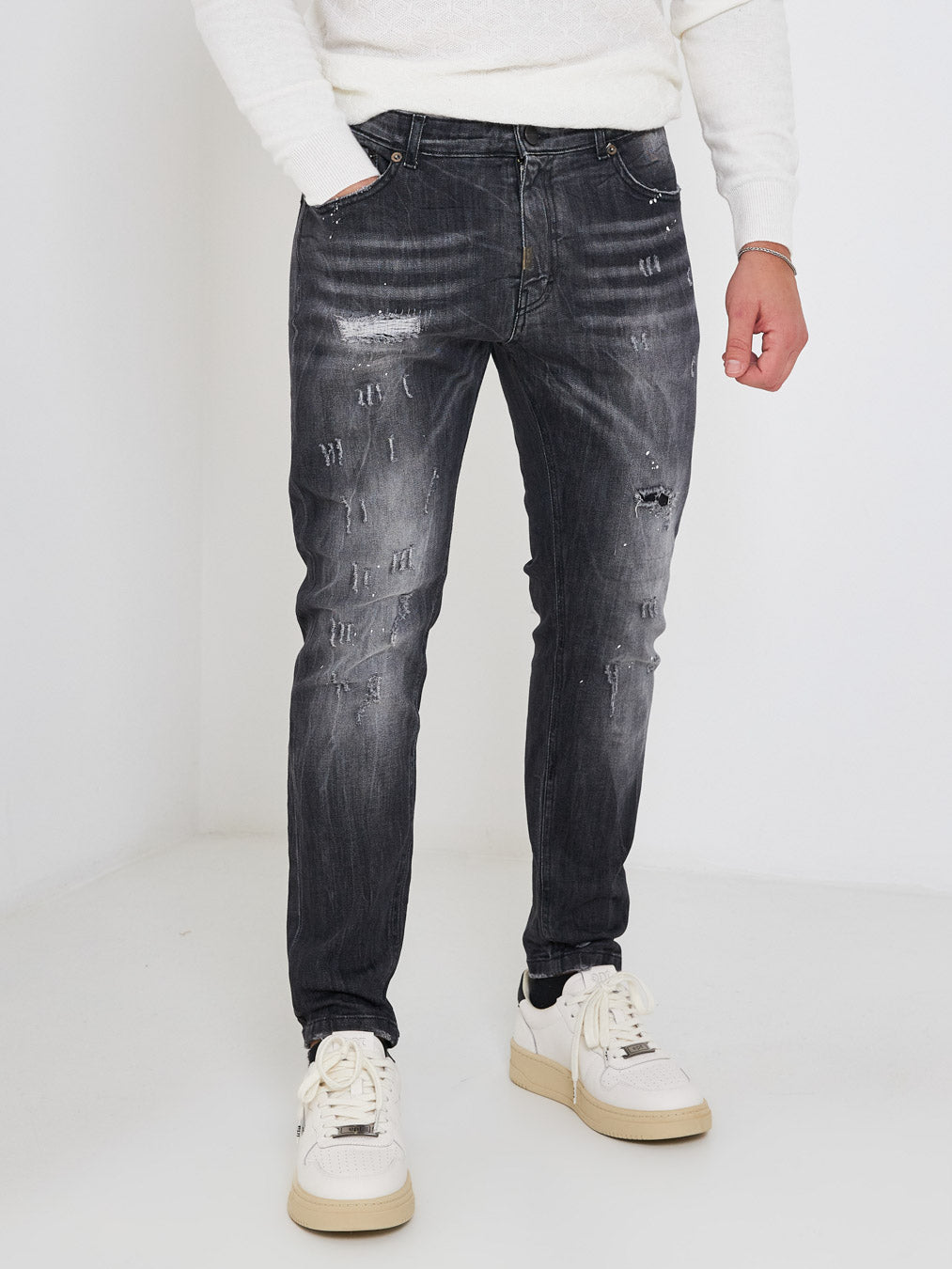 Prime gray distressed jeans