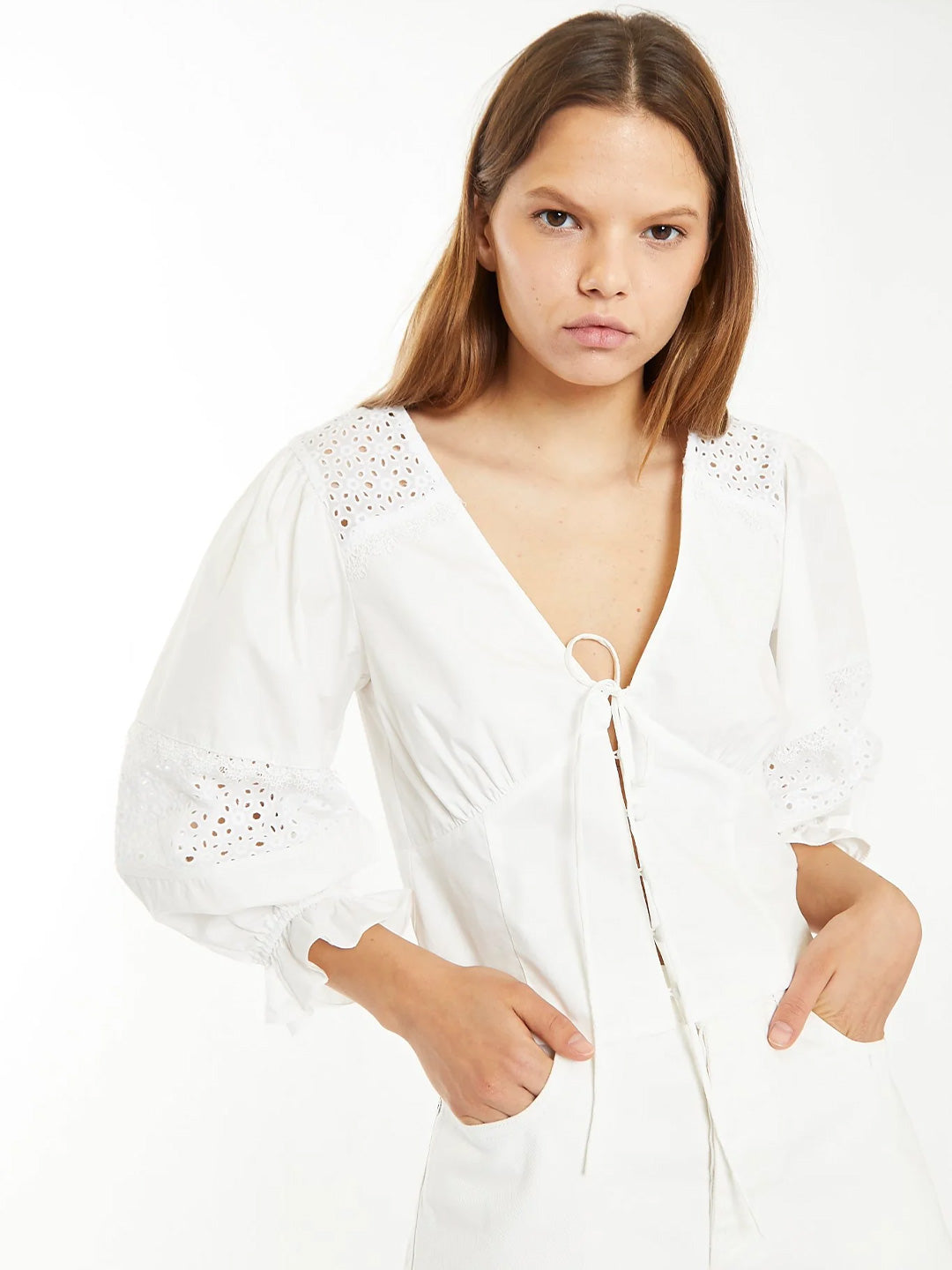Glamorous Blouse With Off-White Lace Panels