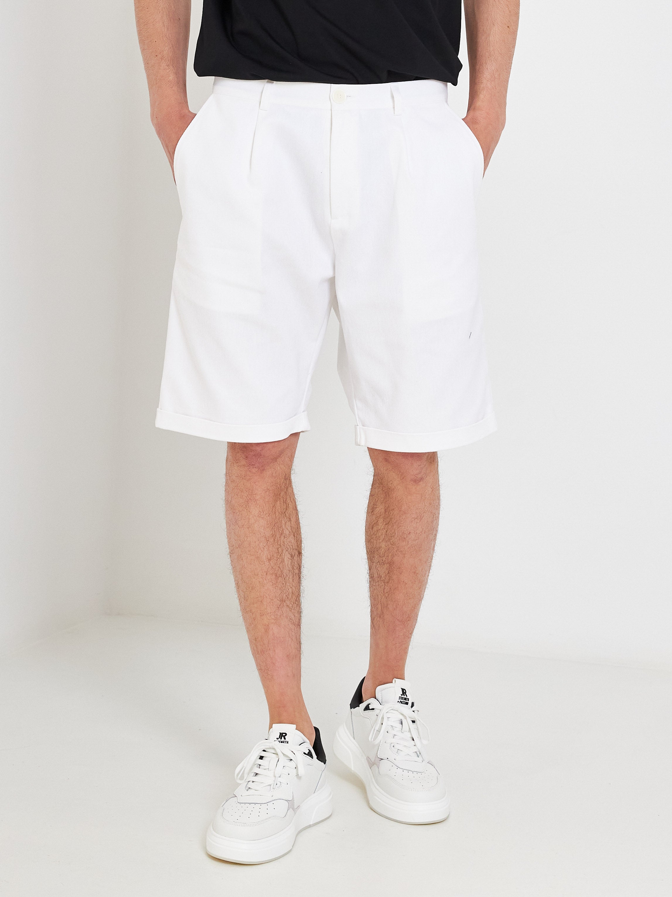 Mood One white bermuda shorts
