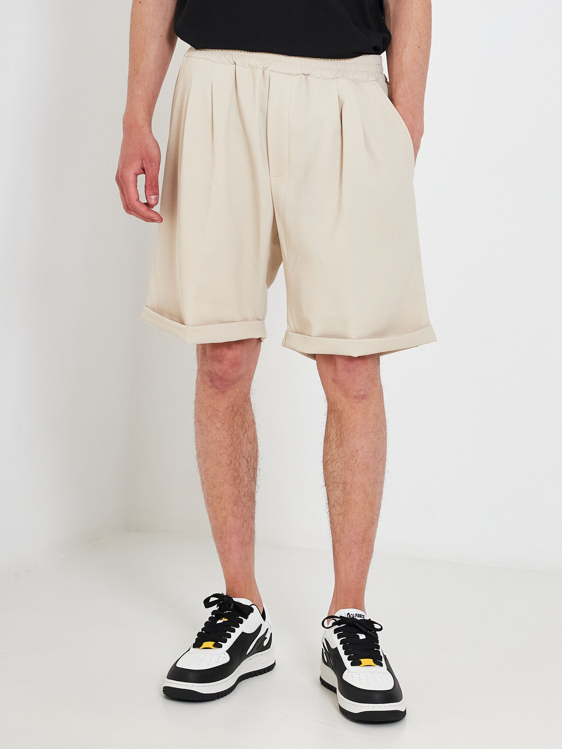 Mood One beige Bermuda shorts