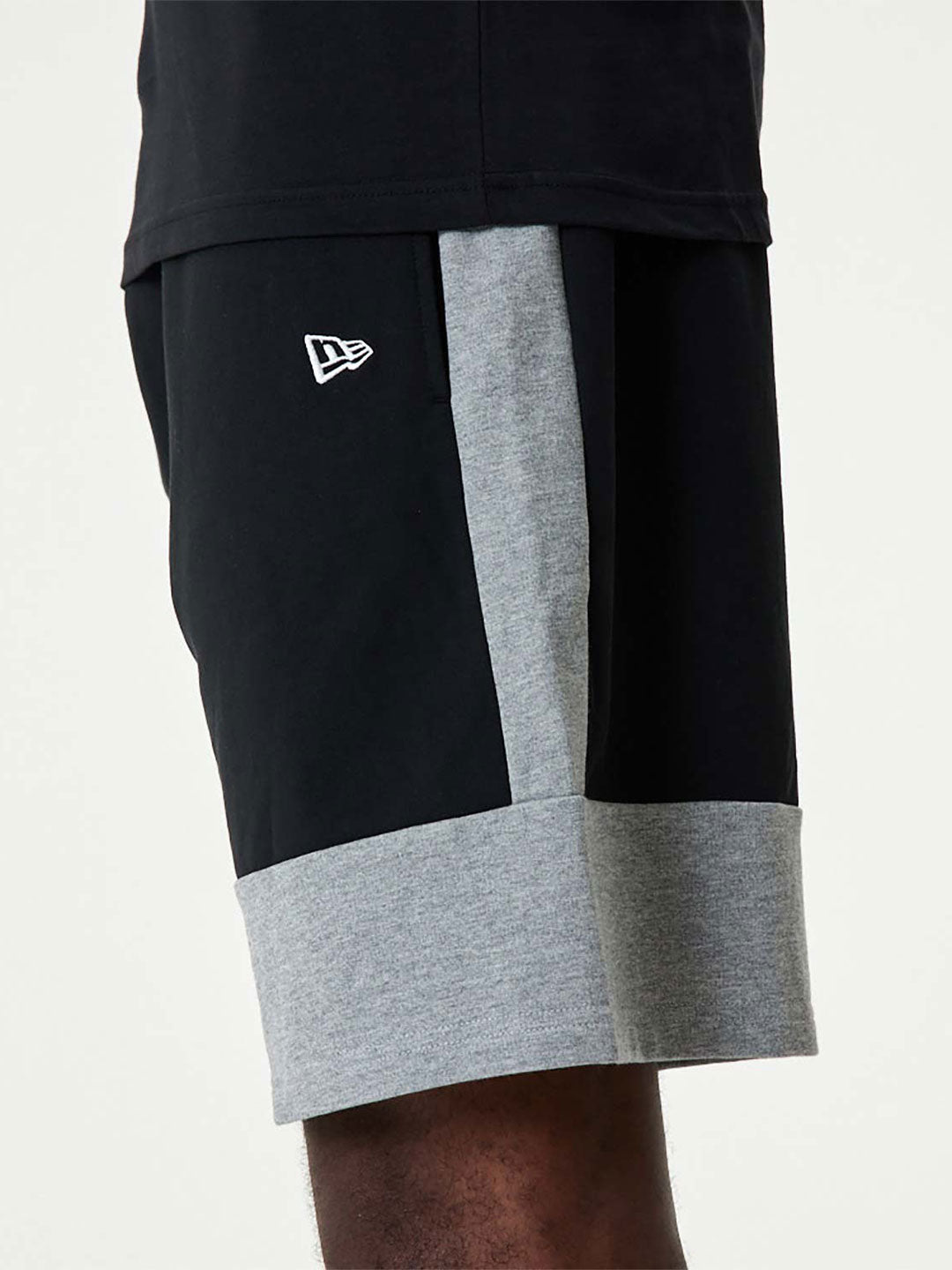 New Era Pantaloncini neri Brooklyn Nets NBA Colour Block nero e grigio