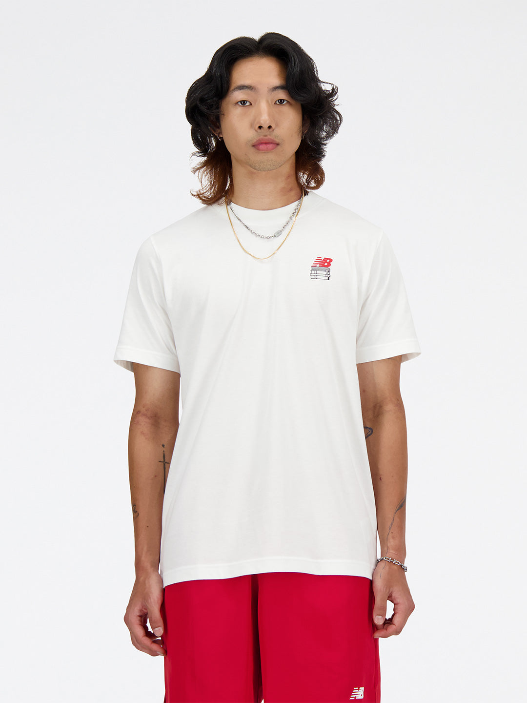New Balance t-shirt bianco con logo in contrasto